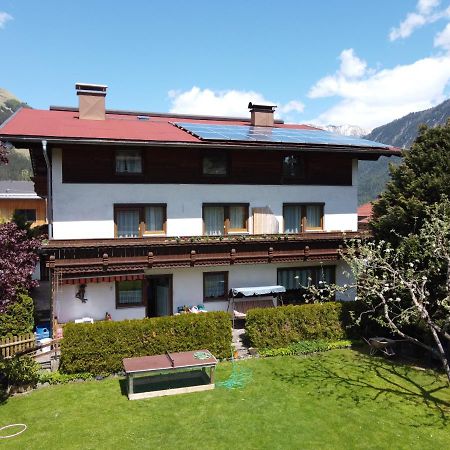 Gaestehaus Wolf Elbigenalp Exterior photo
