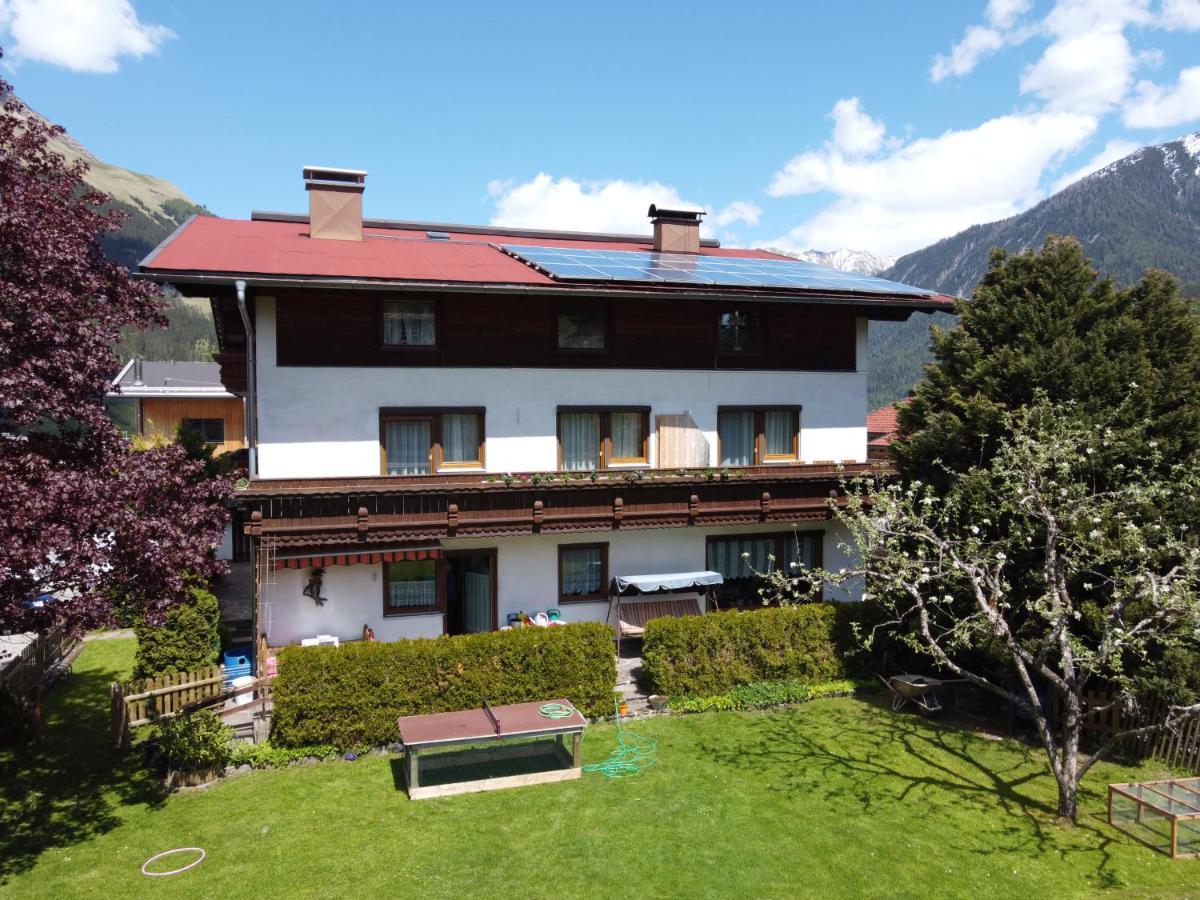 Gaestehaus Wolf Elbigenalp Exterior photo